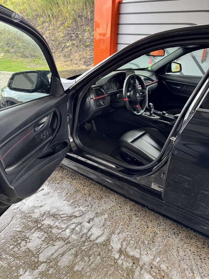 BMW 335, 3.0 l., Седан