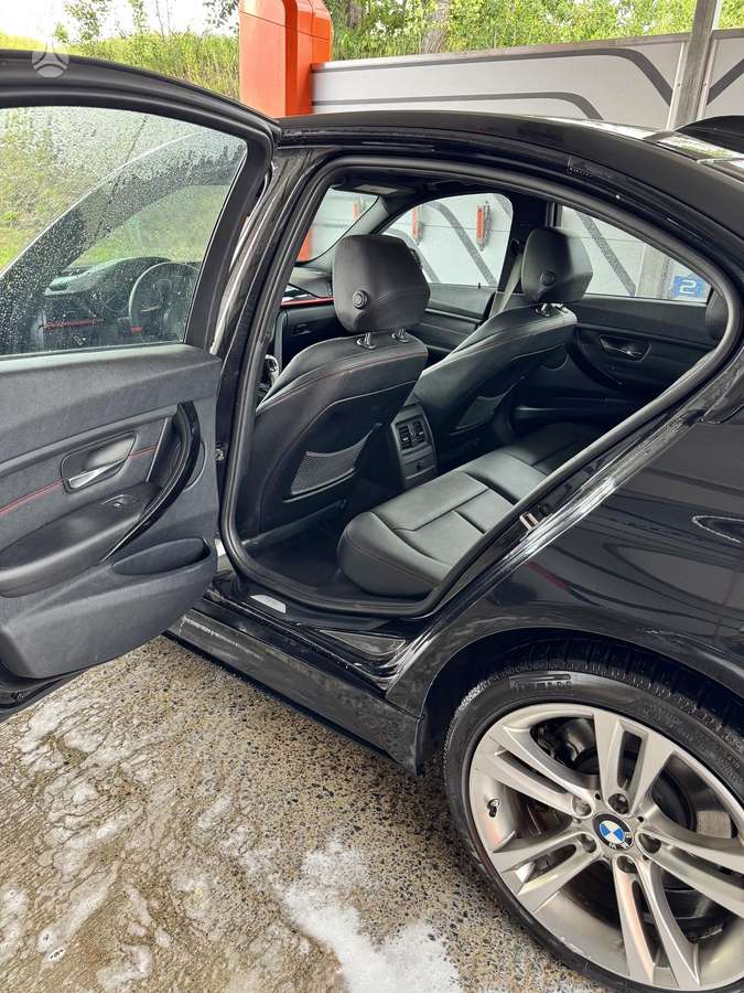 BMW 335, 3.0 l., Седан
