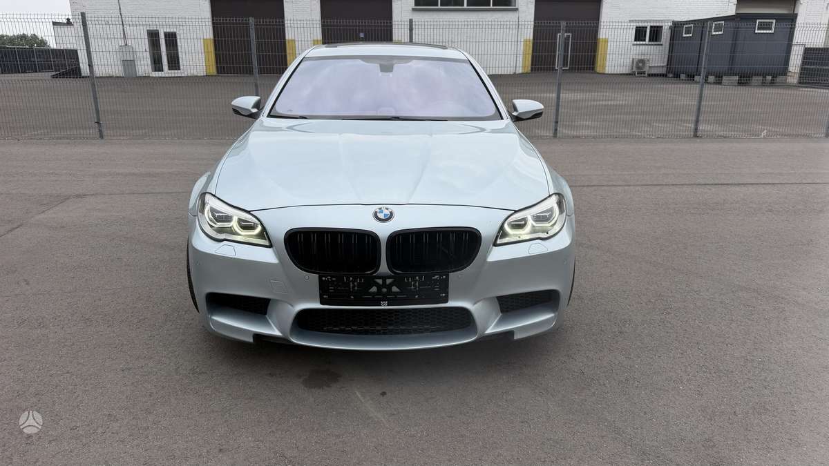 BMW M5, 4.4 l., Седан