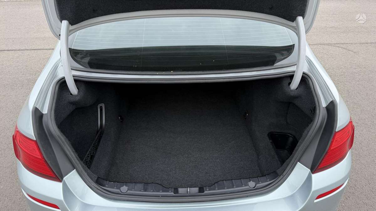 BMW M5, 4.4 l., Седан