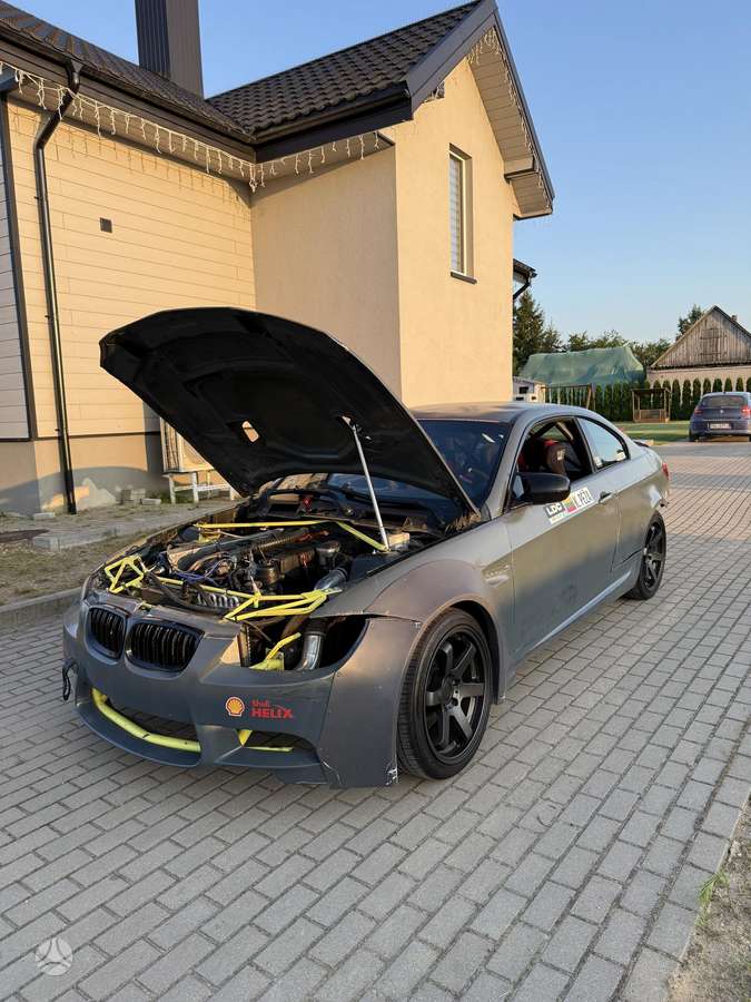 BMW 335, coupe