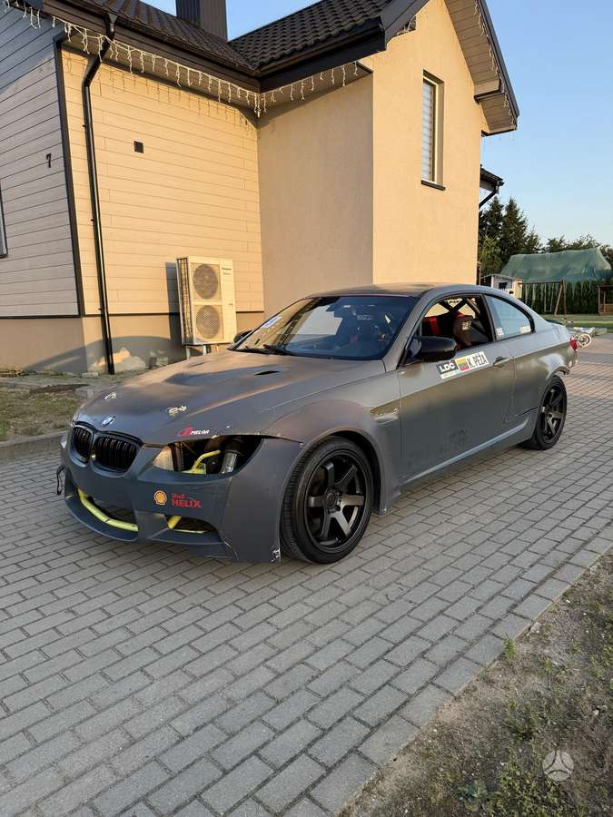 BMW 335, coupe