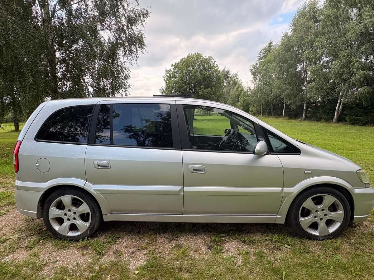 Opel Zafira, 2.2 l., Минивэн