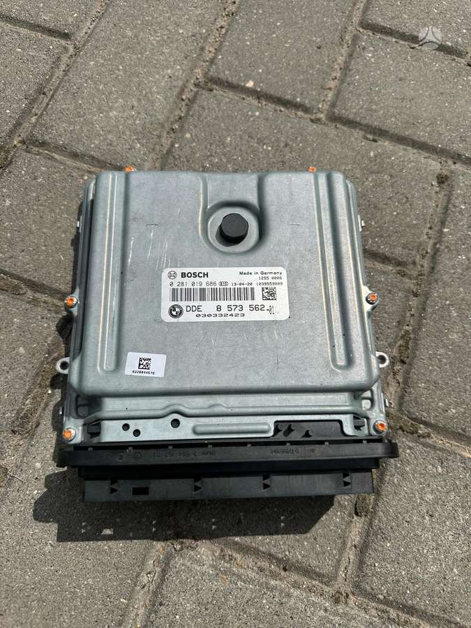 BMW 525, 0281019686   8573562-01, компьютер
