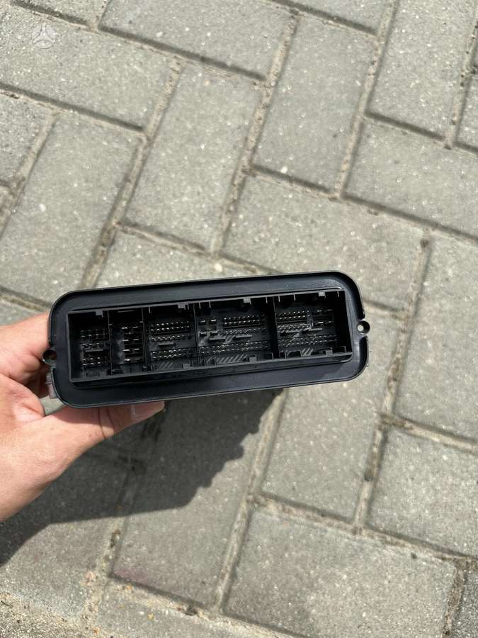BMW 525, 0281019686   8573562-01, компьютер