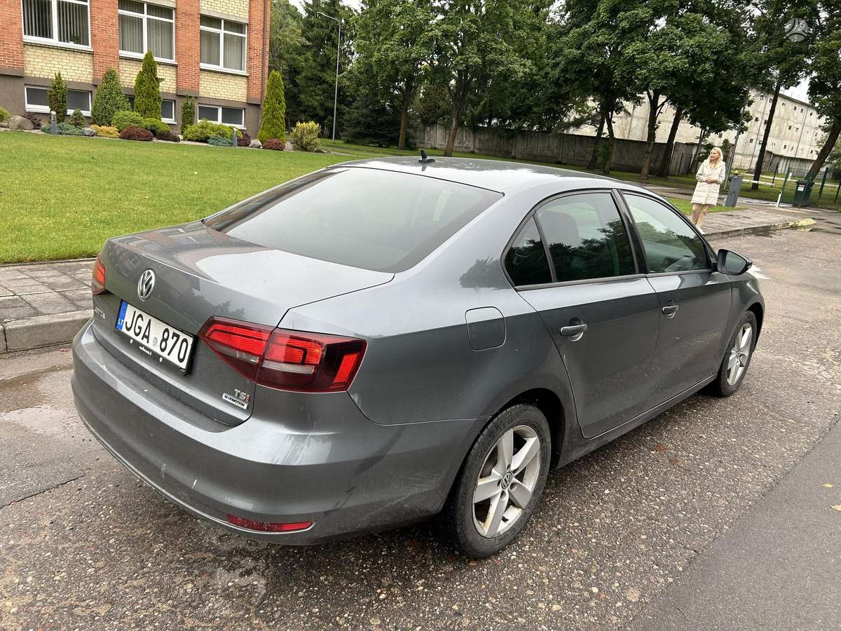 Volkswagen Jetta - 5