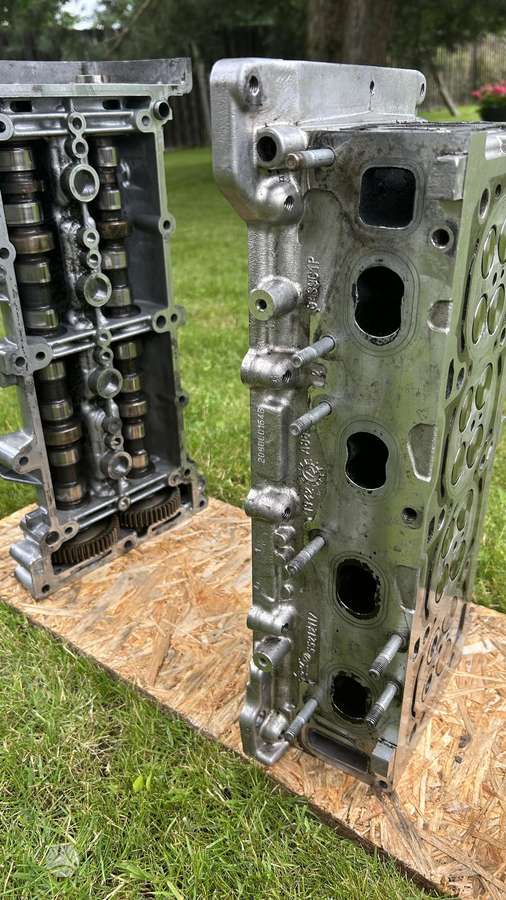 Suzuki SX4 cylinder head
