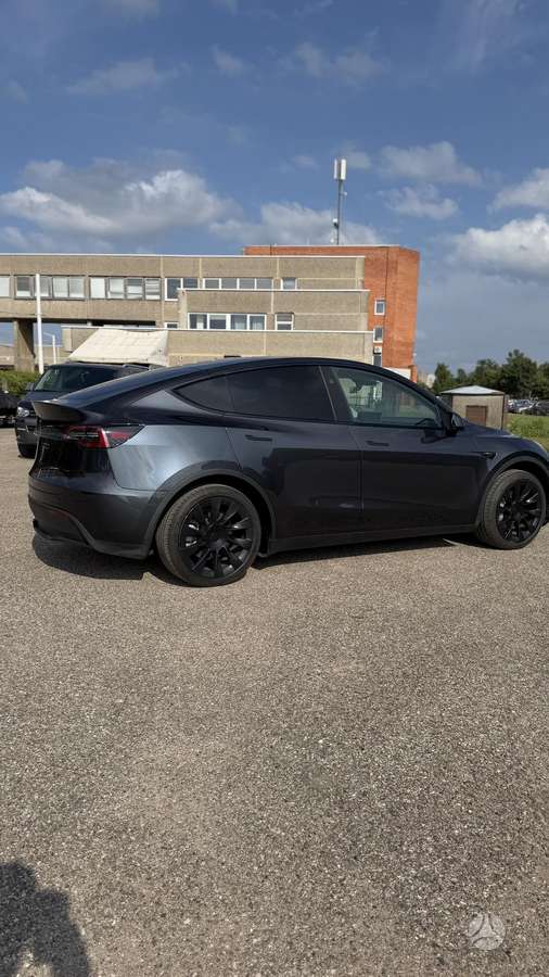 Tesla Model Y, 82 кВт·ч, Седан