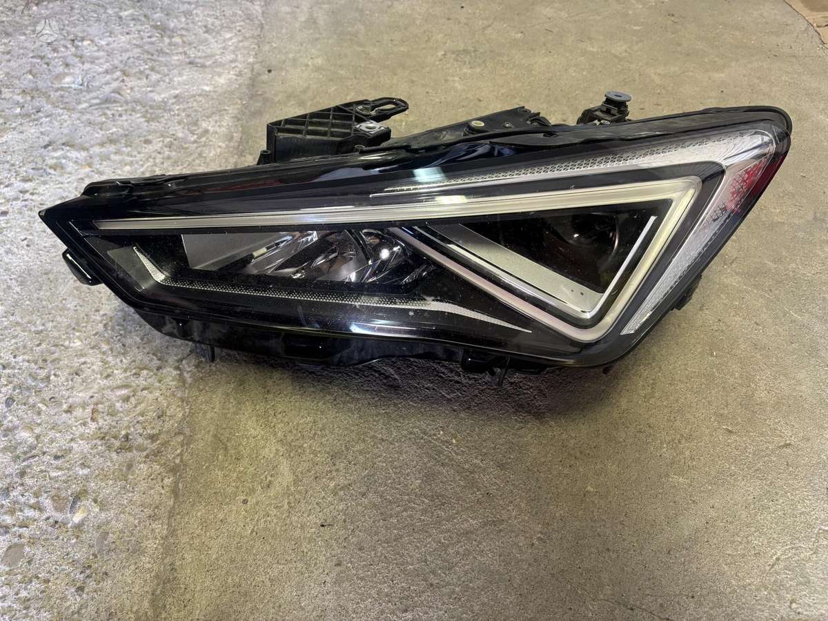 Cupra Formentor žibintai