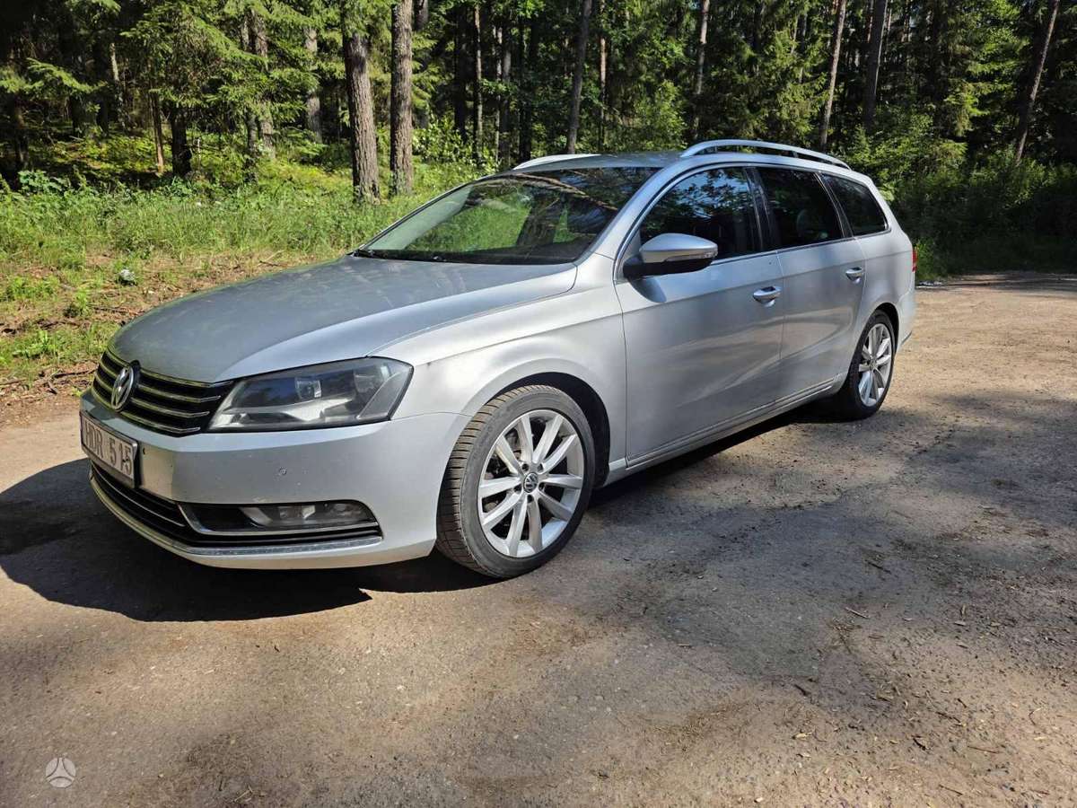 Volkswagen Passat - 1