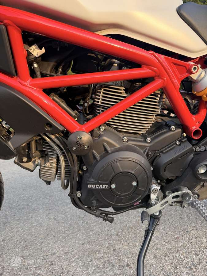 Ducati Monster 797cc, street / classic