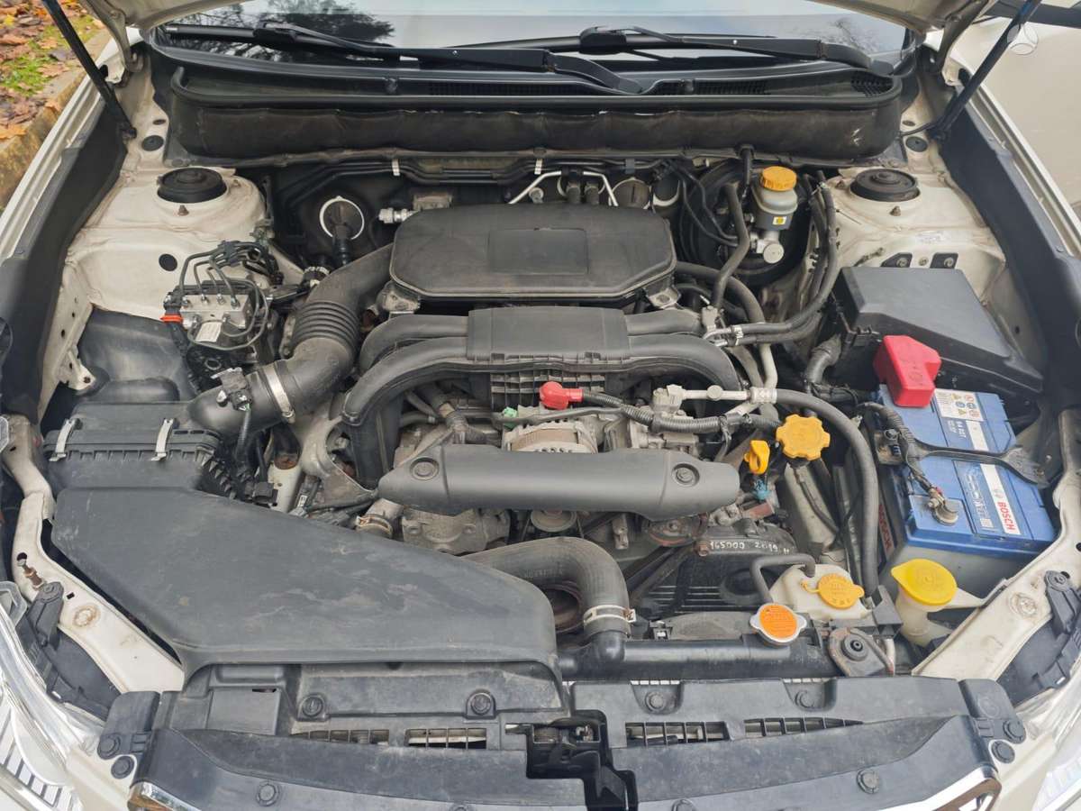 Subaru Legacy - 8