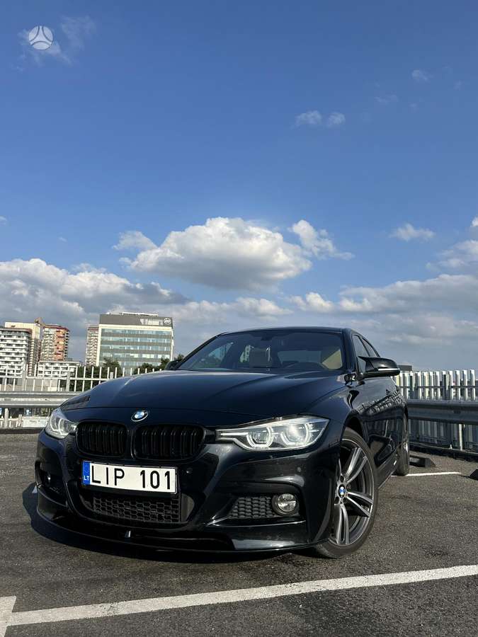 BMW 330, 2.0 l., Седан