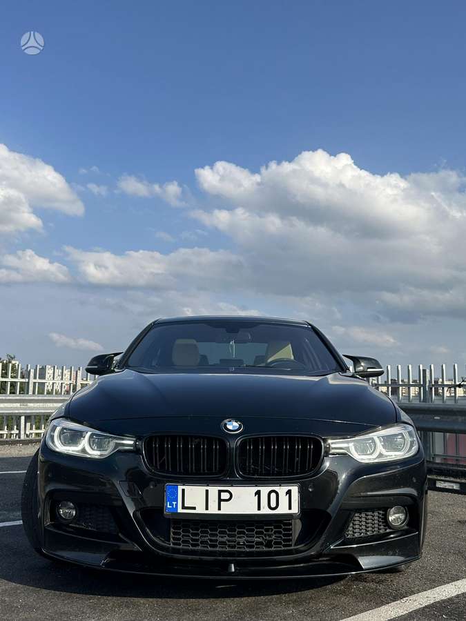BMW 330, 2.0 l., Седан