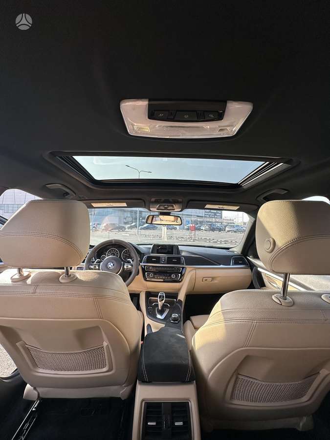 BMW 330, 2.0 l., Седан