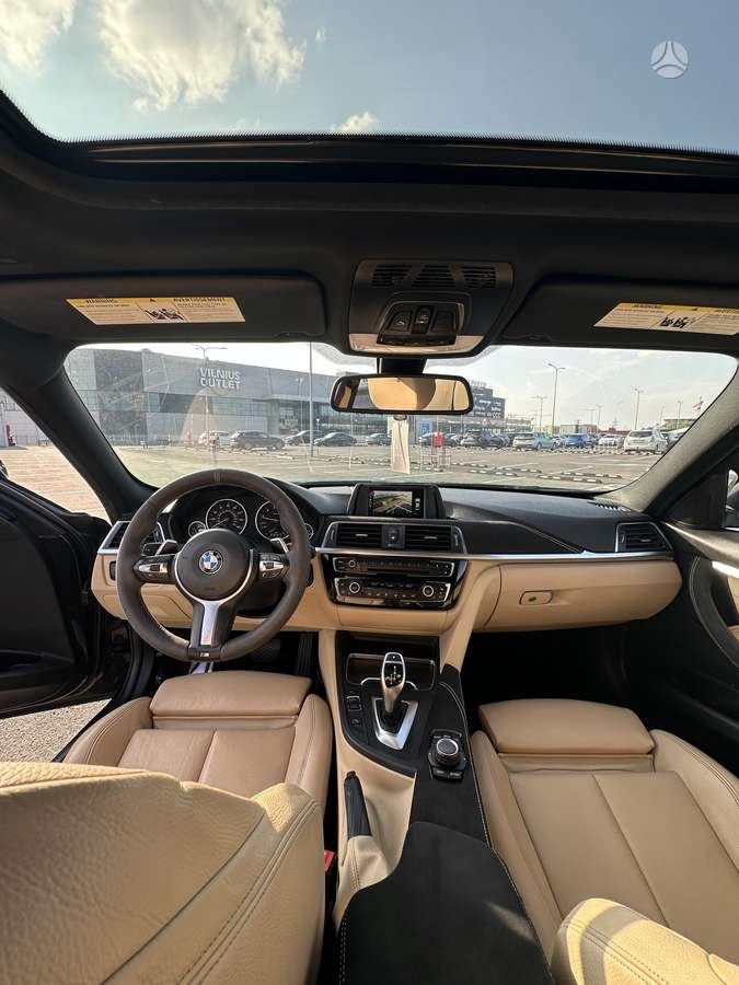 BMW 330, 2.0 l., Седан