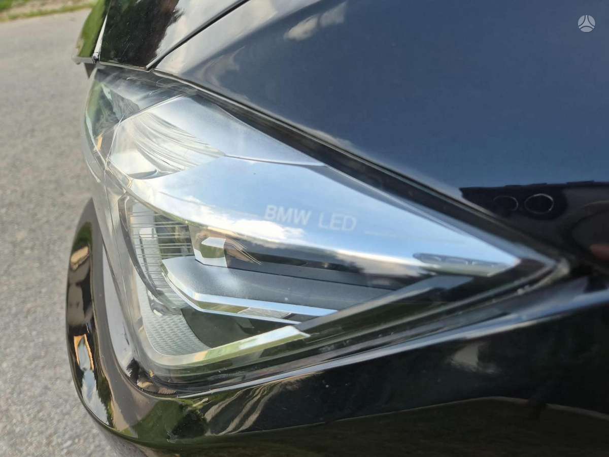 BMW 330, 2.0 l., Седан