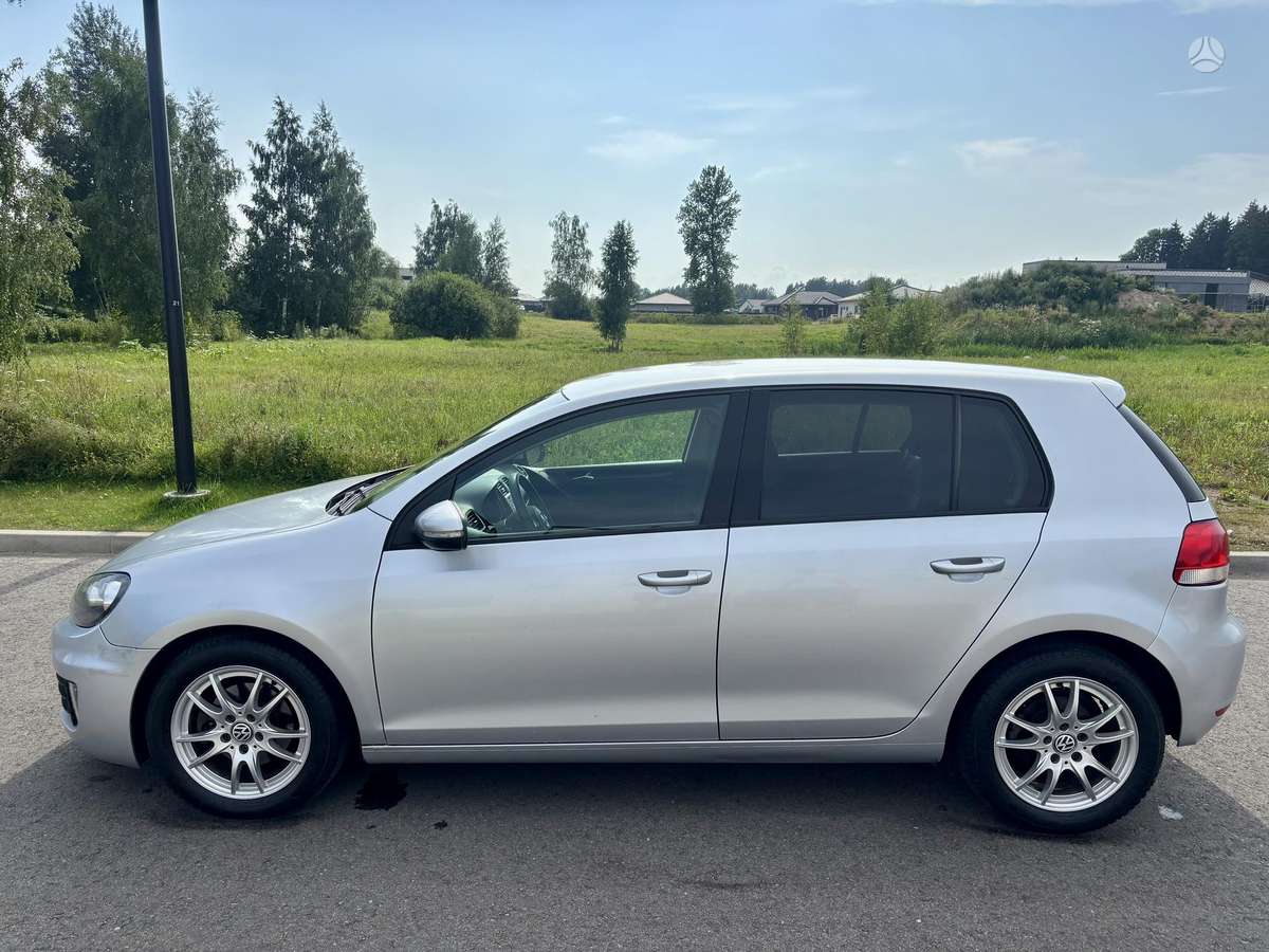 Volkswagen Golf - 9