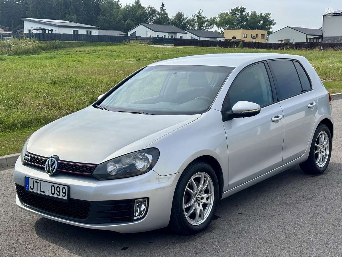 Volkswagen Golf - 10