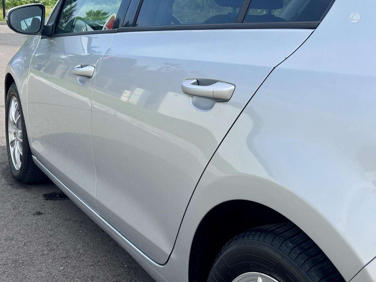 Volkswagen Golf - 8