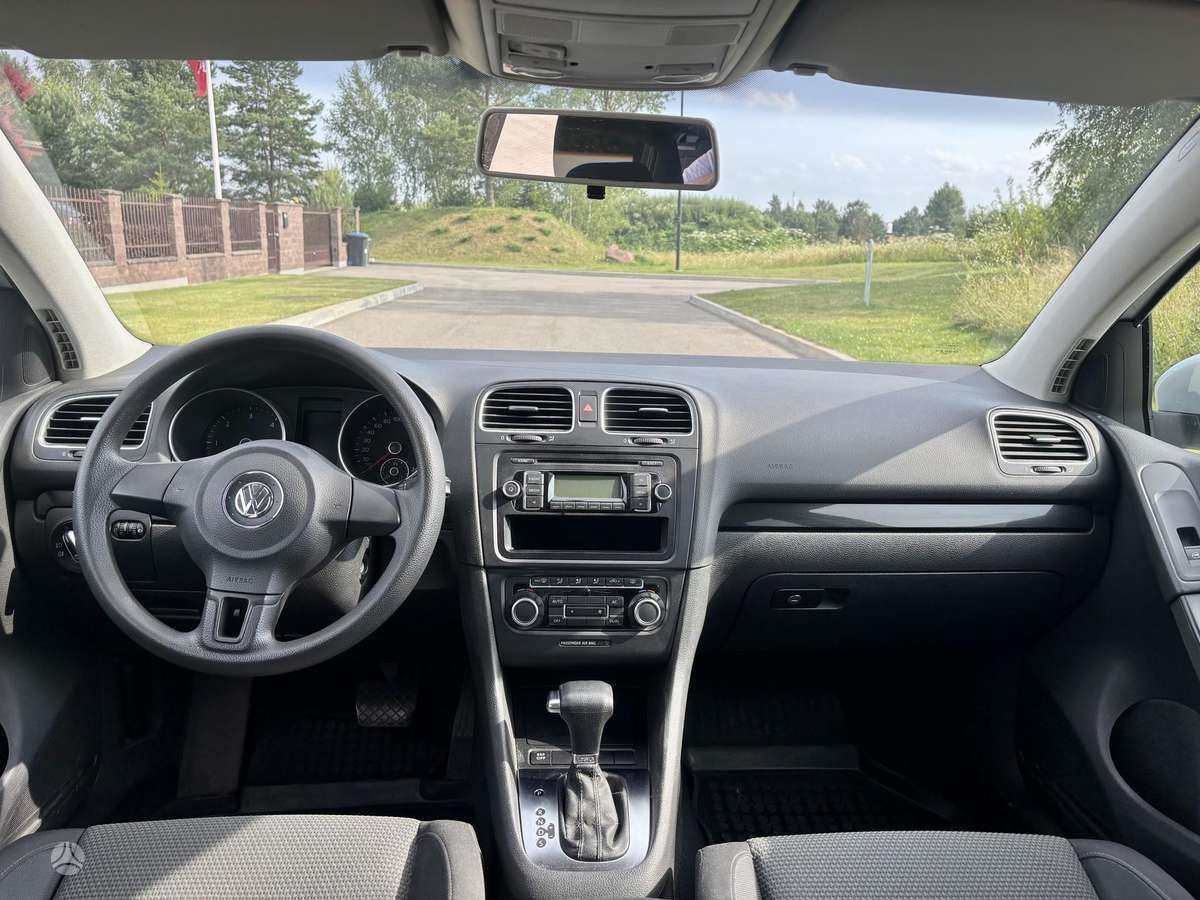 Volkswagen Golf - 12