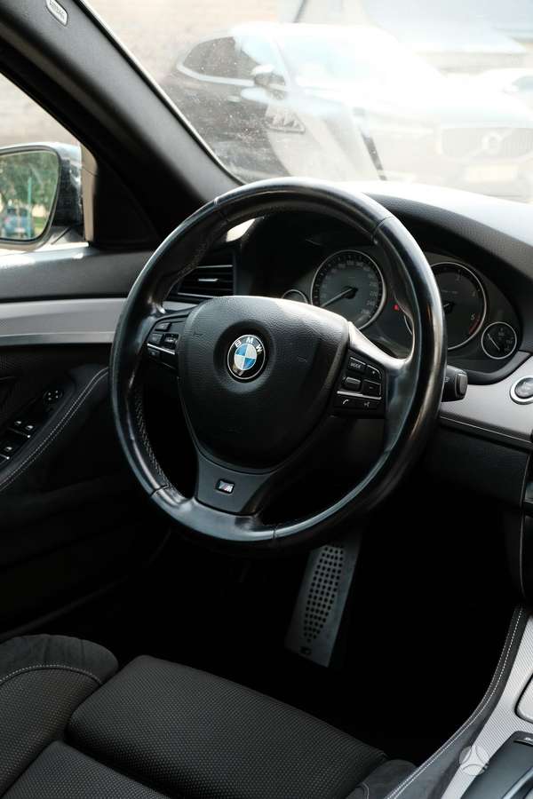 BMW 520, 2.0 l., Седан