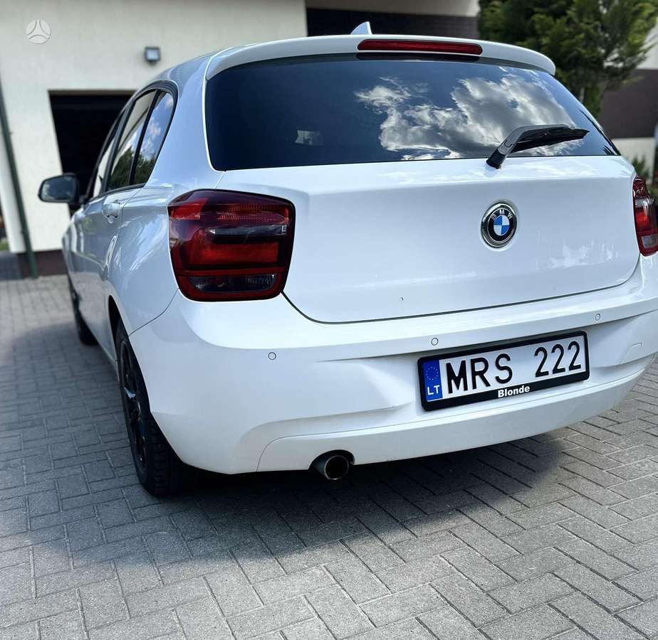 BMW 116, 2.0 l., hatchback