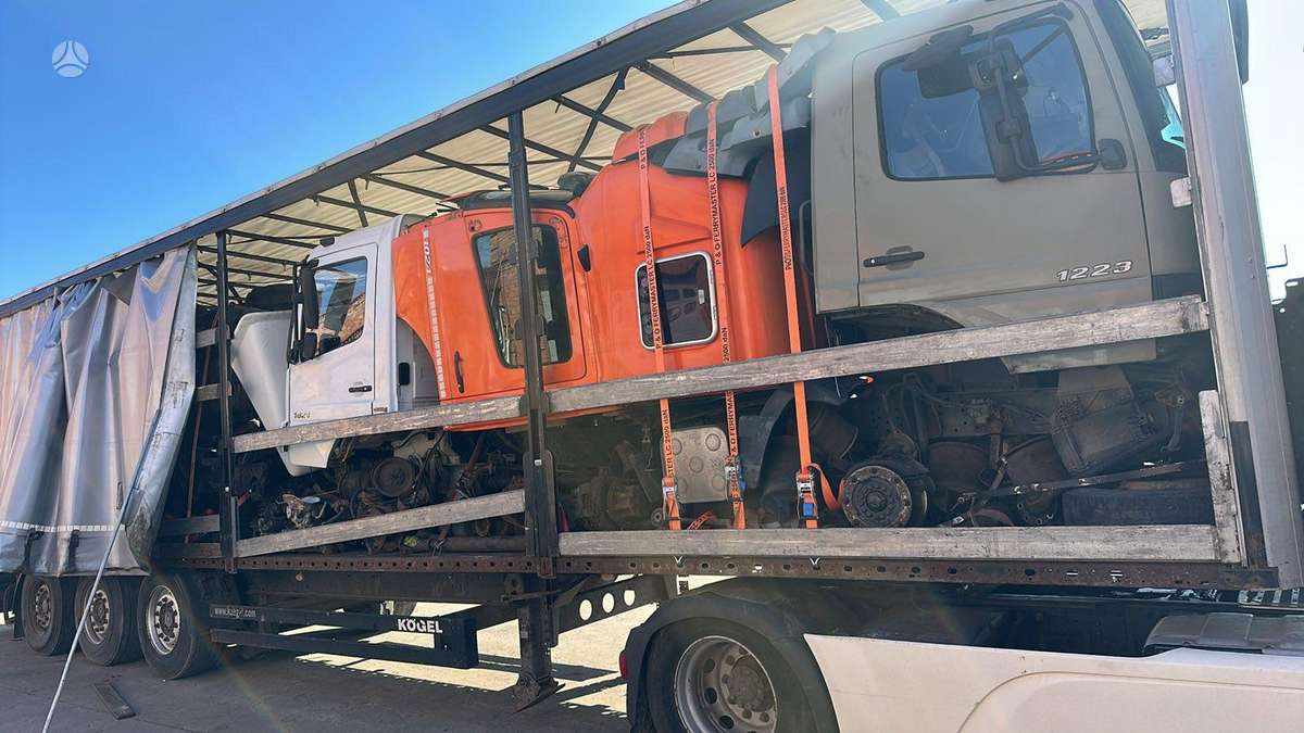 Truck dismantling,cuting and loading