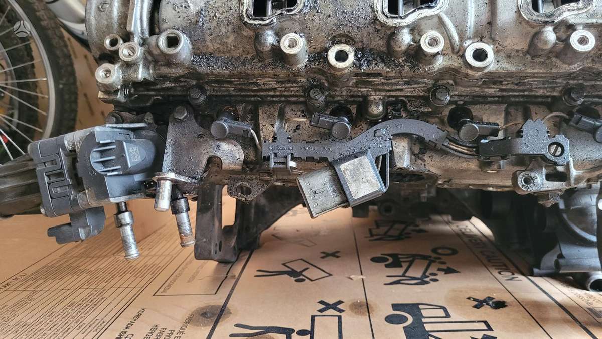 Peugeot 5008, YH01, двигатель