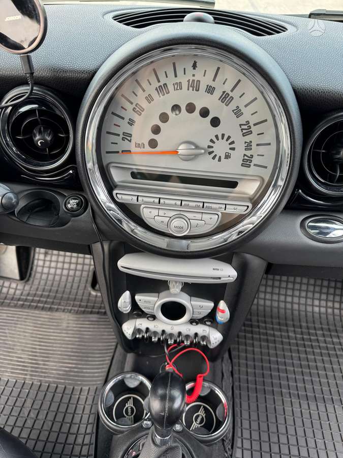 Mini Cooper, 1.6 l., hatchback