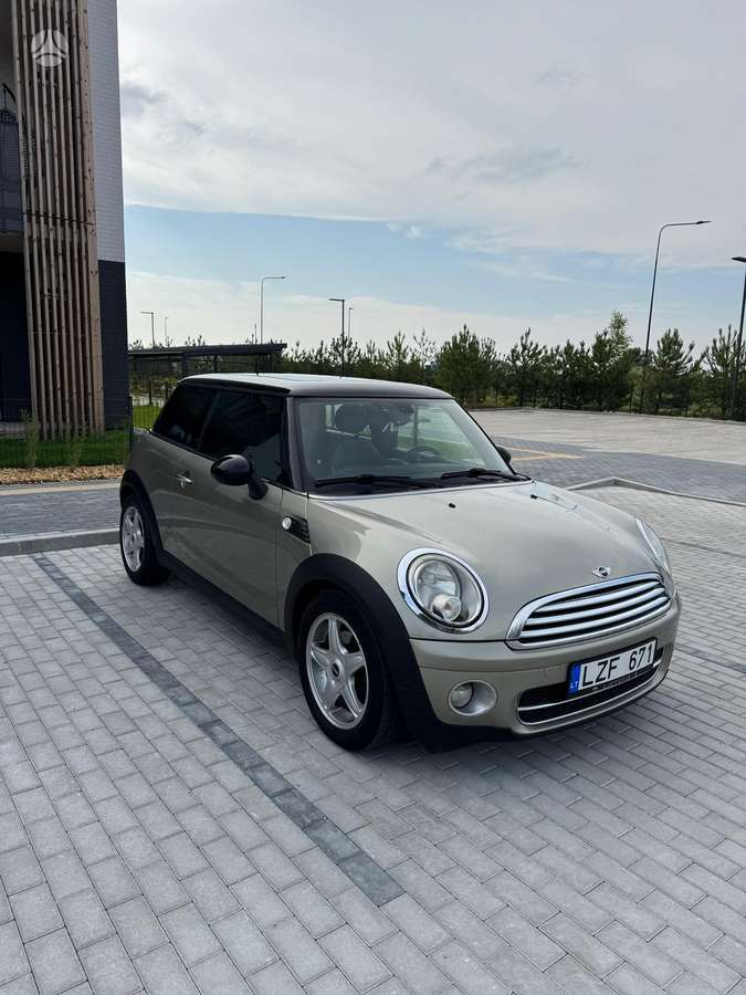 Mini Cooper, 1.6 l., hatchback