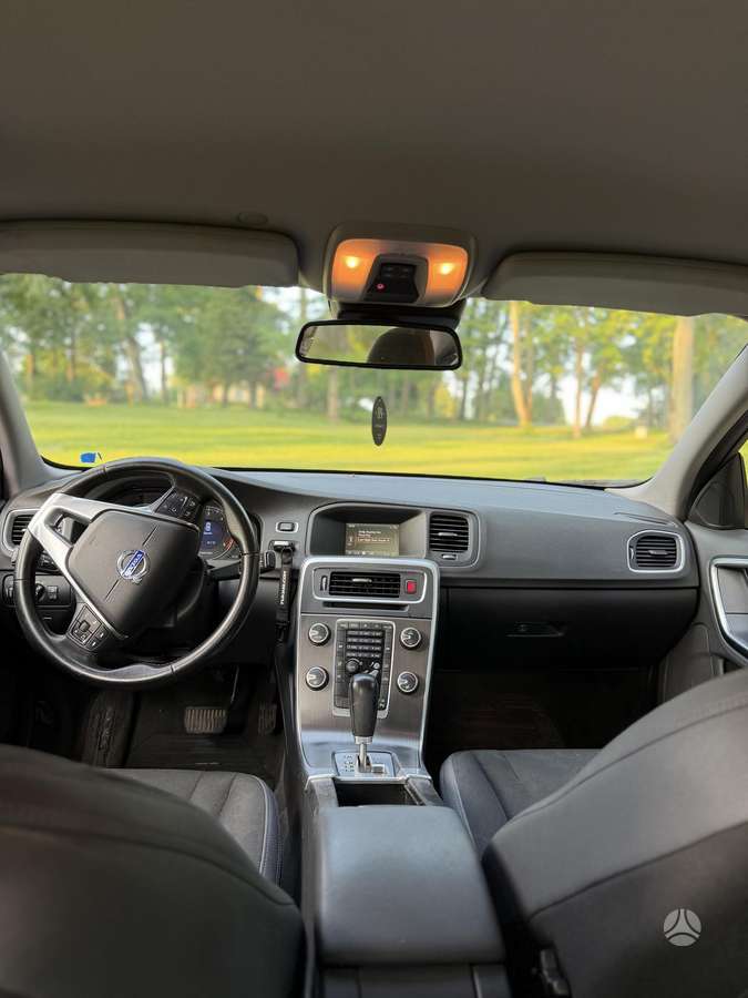 Volvo S60, 2.0 l., Седан