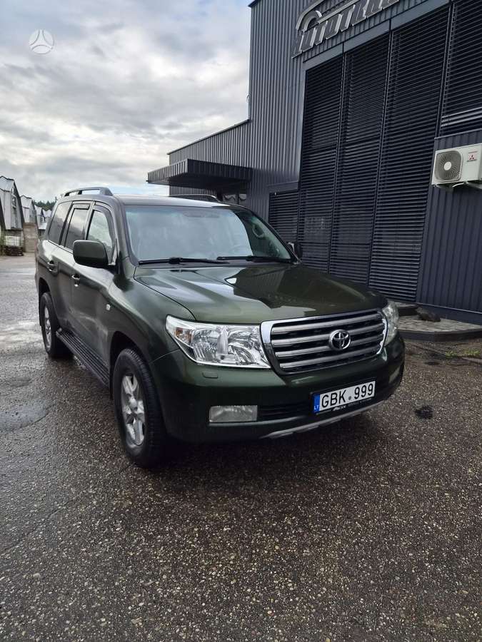 Toyota Land Cruiser - 1