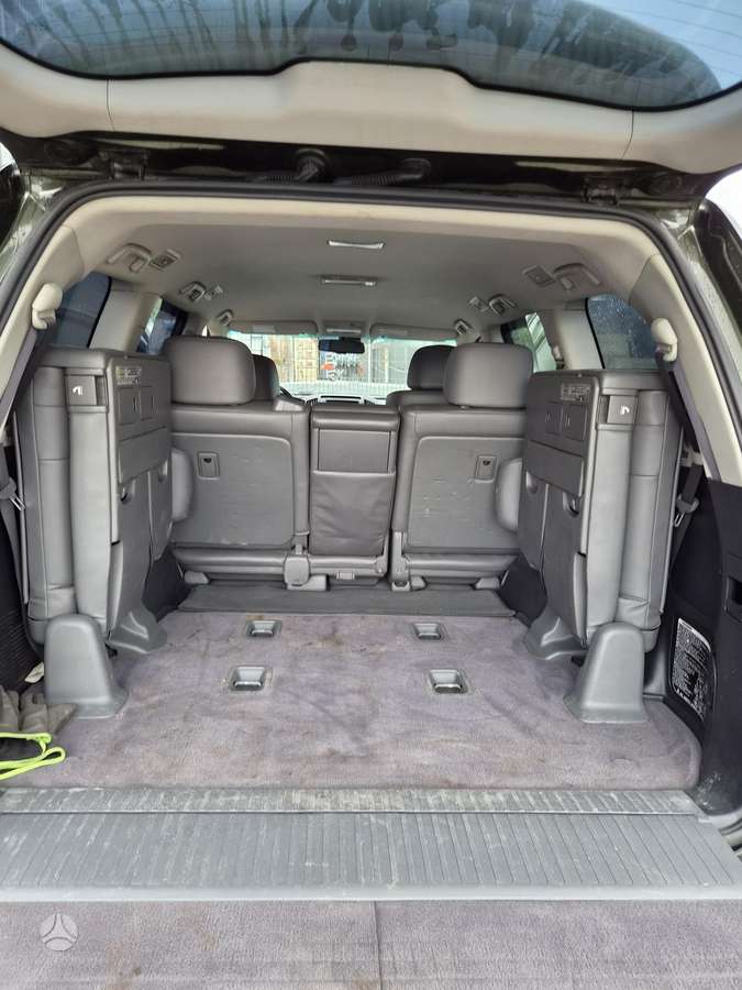 Toyota Land Cruiser - 7