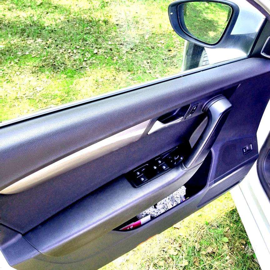 Volkswagen Passat - 12