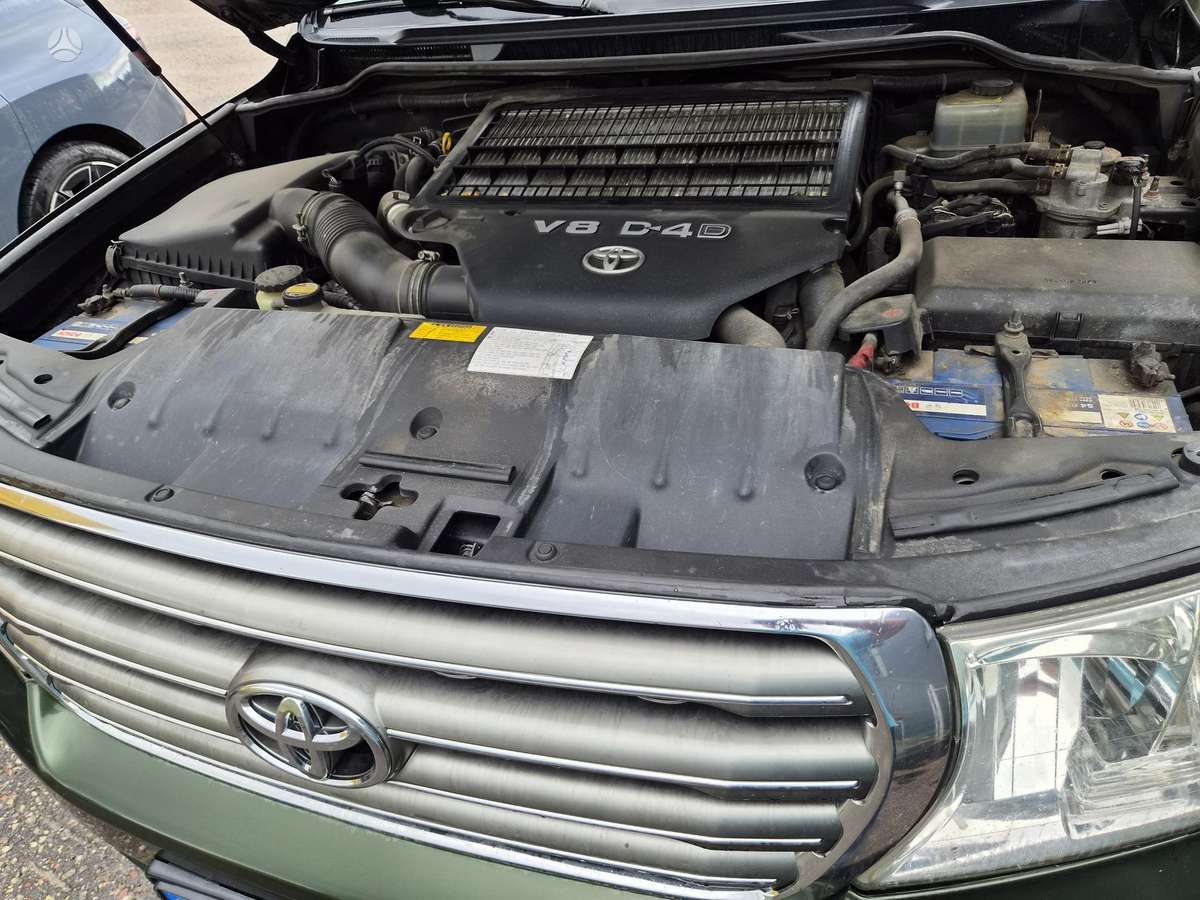 Toyota Land Cruiser - 9