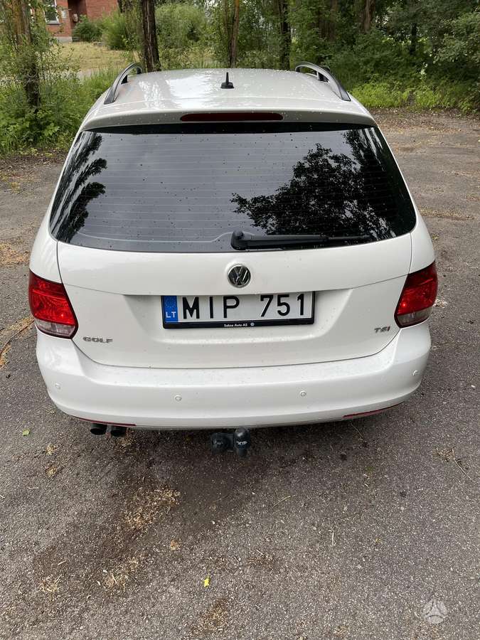 Volkswagen Golf - 6