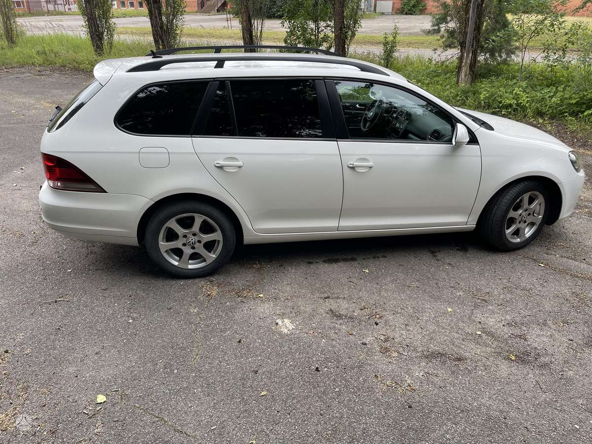 Volkswagen Golf - 5