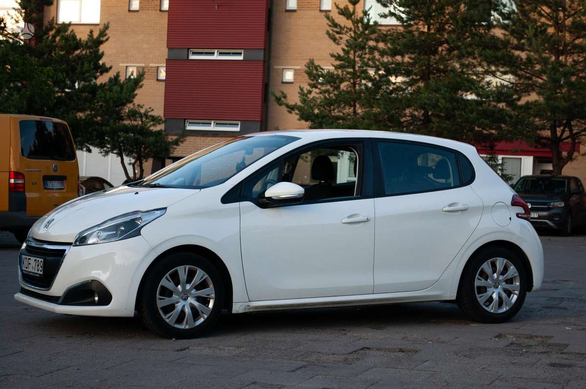 Peugeot 208 - 2