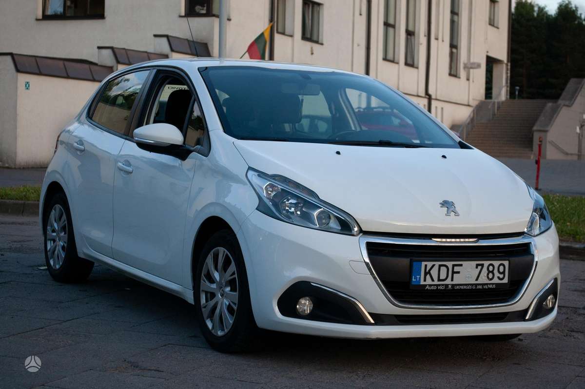 Peugeot 208 - 4