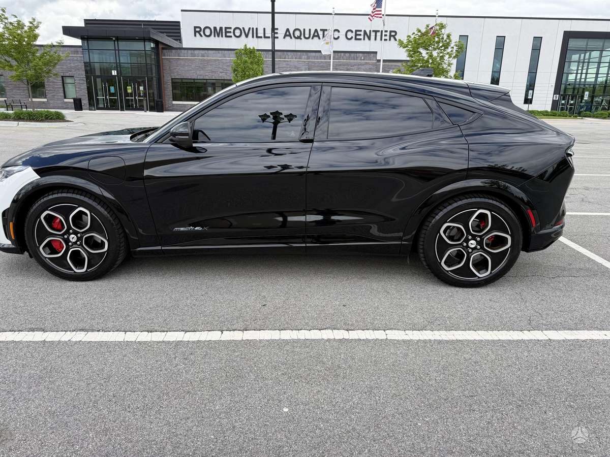 Ford Mustang Mach-E, hatchback