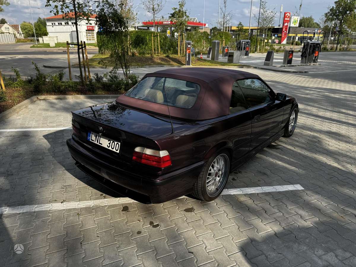 BMW 320, 2.0 l., convertible