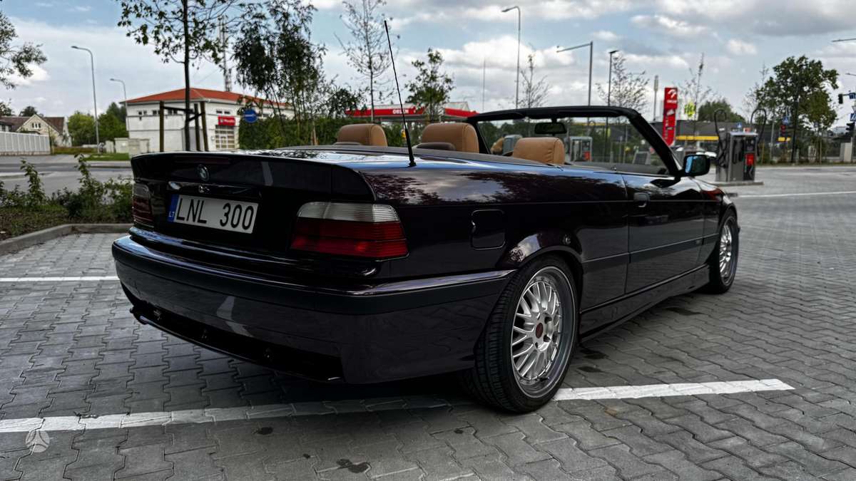 BMW 320, 2.0 l., convertible