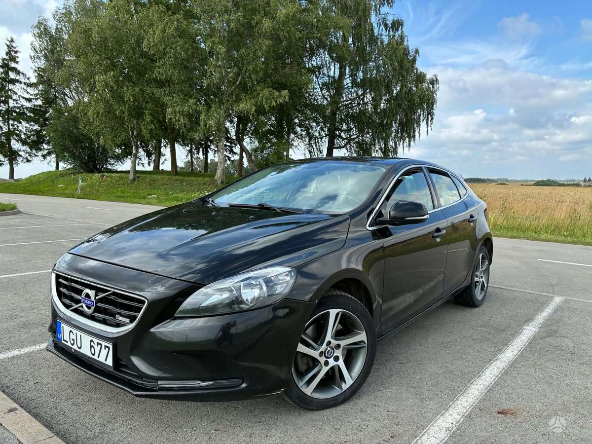 Volvo V40, 2.0 l., hatchback