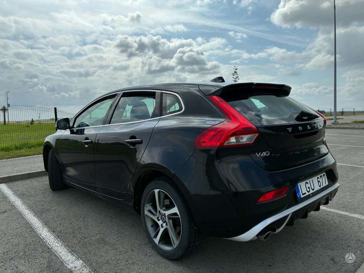 Volvo V40, 2.0 l., Хэтчбек