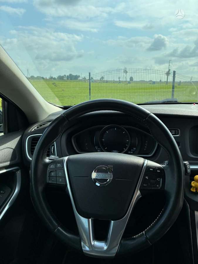 Volvo V40, 2.0 l., Хэтчбек