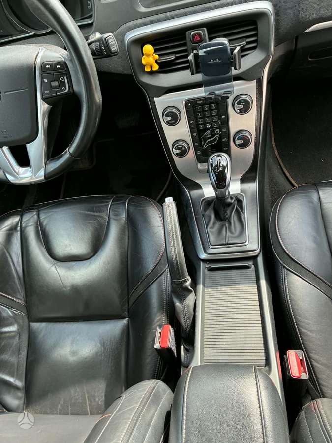 Volvo V40, 2.0 l., Хэтчбек