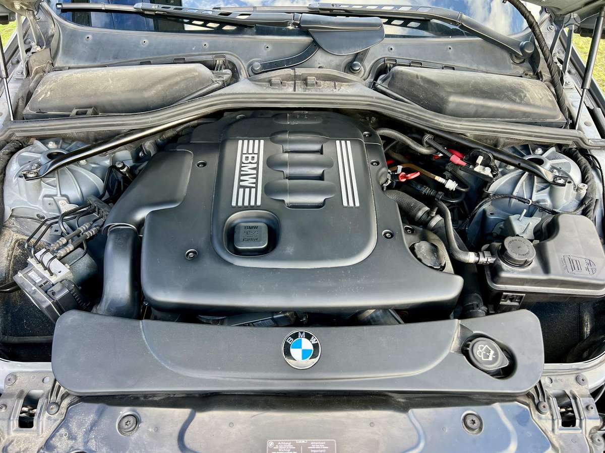 BMW 520, sedanas