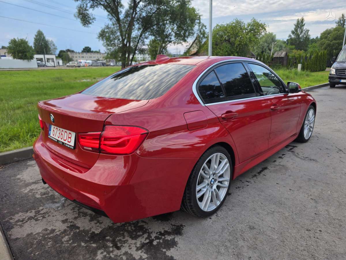 BMW 330, 2.0 l., Седан