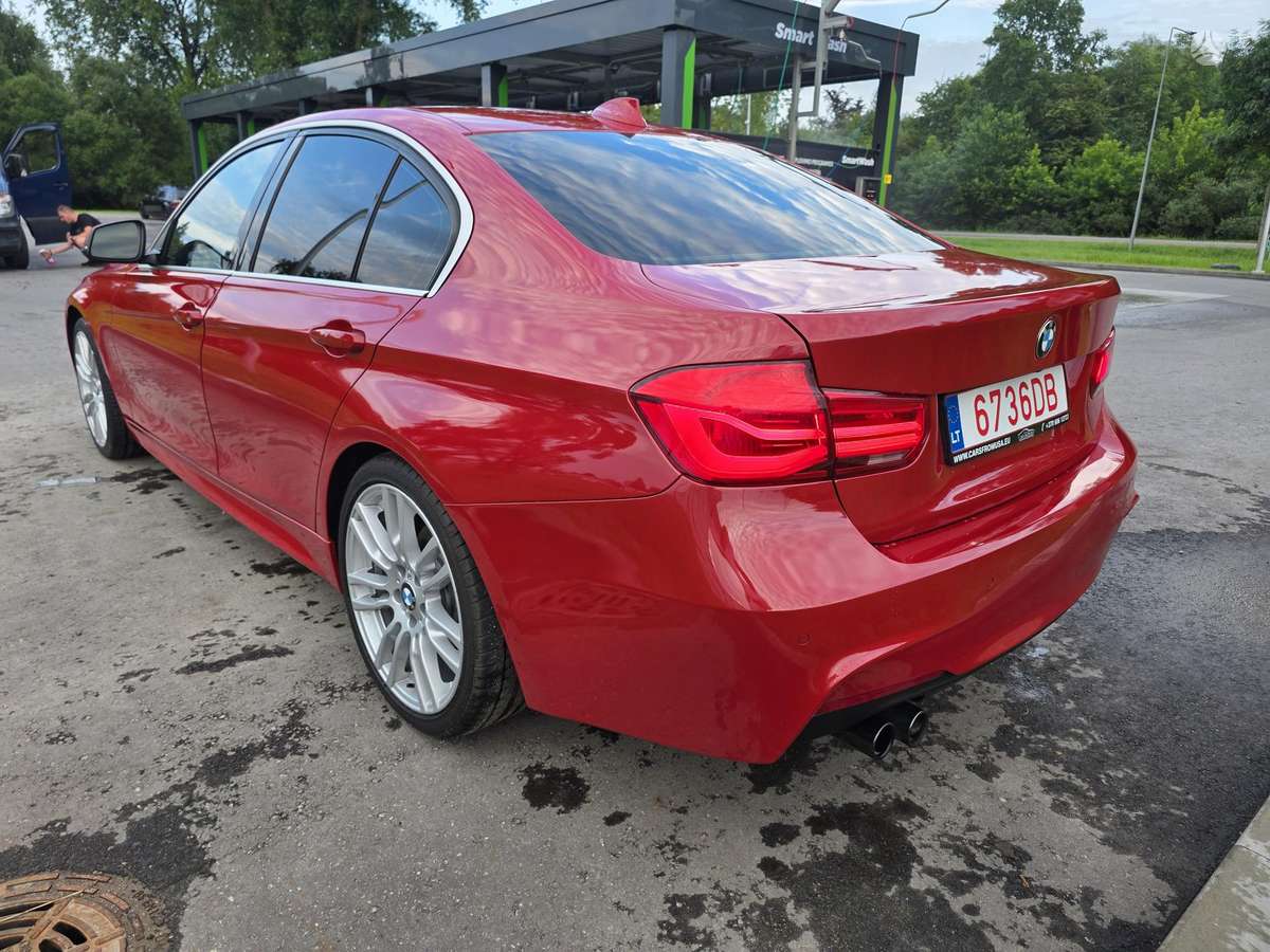BMW 330, 2.0 l., Седан